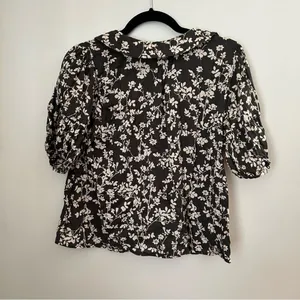 Old Navy Blouse Button Down Short Sleeve Gray Cream Floral Print Business Casual thumbnail 5