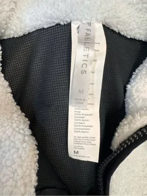Fabletics Sherpa Teddy Fleece Jacket White Black Full Zip Cozy Athleisure Medium thumbnail 5
