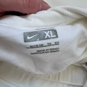 Nike Tennis Running Golf Athletic Top Cross Back Top White Size XL Never Worn thumbnail 6