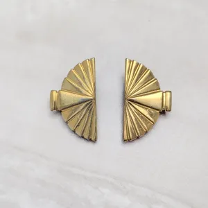 Vintage Clip On Earrings Gold Tone Fan Shape Very Large 1.5" - Fair Condition thumbnail 4