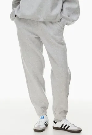 ARITZIA Tna Sweatfleece Cozy Boyfriend Fit Gray Sweatpants Joggers thumbnail 1