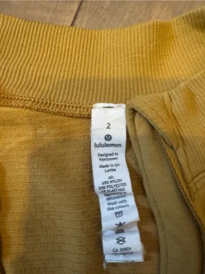 Lululemon Size 2 Swiftly Tech Half Zip 2.0 Gold thumbnail 2