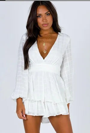 Princess Polly ️️White Romper️ thumbnail 1