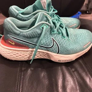 Nike Zoom Invincible Run 2 Women's Aqua and Pink Athletic Shoes thumbnail 7