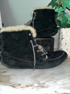 UGG ankle moccasins size 10 thumbnail 6