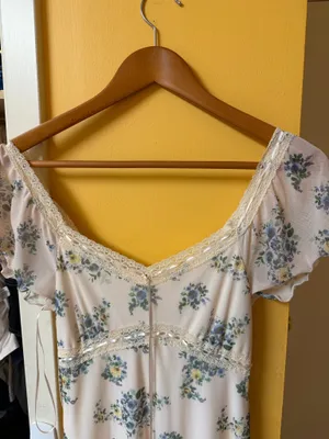 Kirious Floral Midi Dress thumbnail 3