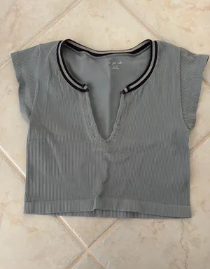 Urban Outfitters Top thumbnail 1
