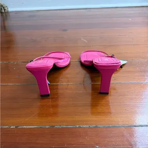 Zara Barbie Pink Heeled Thin Strappy Sandals Bloggers Fave Barbiecore Sz 7.5 💛🍄 thumbnail 6