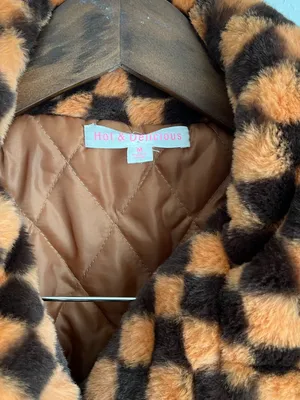 Hot and Delicious Fuzzy Feelings Checkered Faux Fur Teddy Trench Coat Size Med thumbnail 5