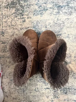 UGG Bailey Button thumbnail 3