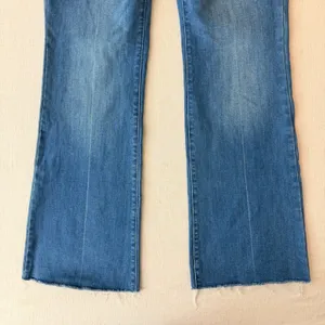 Lucky Brand Sweet Mid Rise Flare Jeans Womens 10/30R Blue Boho Raw Hem Denim thumbnail 12
