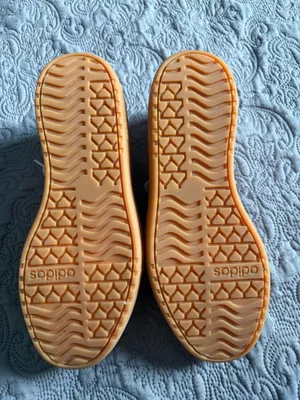Adidas Sneakers thumbnail 3
