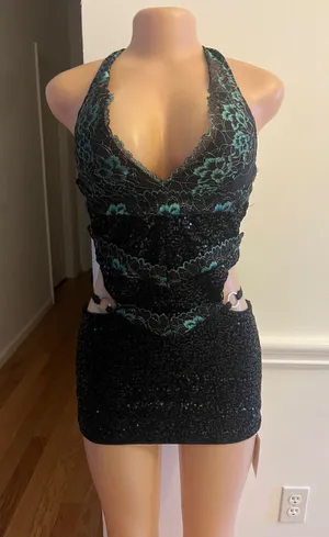 Sisterperty Kiss Sequins Above Knee & Mini Dresses | Mercari thumbnail 4