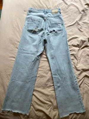 Light blue high-waisted Zara jeans thumbnail 4