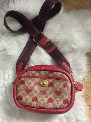 Coach Camera Bag Signature Canvas Heart Print Crossbody C8390 thumbnail 1