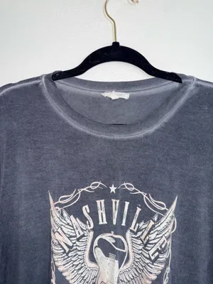 Maurices Nashville TN Wings Graphic Tee Dark Gray Relaxed Fit thumbnail 3