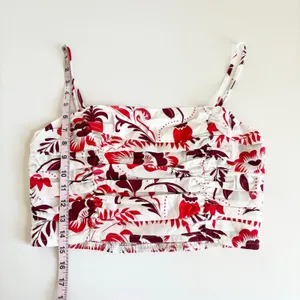 Sugarlips Red and White Tropical Floral Ruched Crop Top Womens Medium NEW Summer thumbnail 4