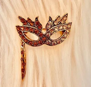 Masquerade Brooch Gold thumbnail 1