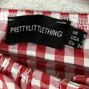 PrettyLittleThing Red White Gingham Off Shoulder Crop Top Button Front Size 2 thumbnail 2