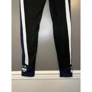 UConn Huskies Leggings Womens Small Black Navy NCAA Yoga Husky Nation VS PINK thumbnail 4
