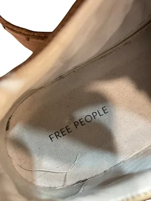Free People wms cream white leather low top fashion sneakers sz 7 SKU 10-326 thumbnail 6