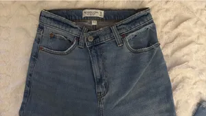 Abercrombie Ultra High-Rise Straight Jeans thumbnail 4