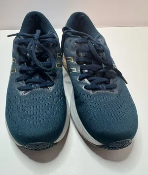 ASICS Gel-Kayano 28 Size 8 thumbnail 2