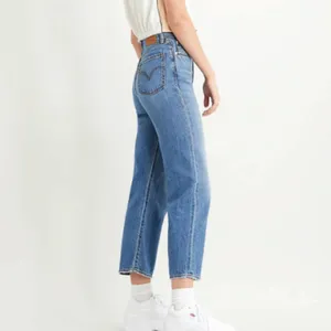 Levis Ribcage Straight Ankle Jeans thumbnail 3