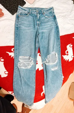 American Eagle Mom Jeans thumbnail 2