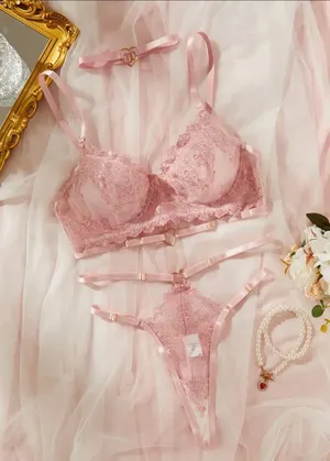 Elegant Lace Bra Set in Soft Pink Size M thumbnail 1