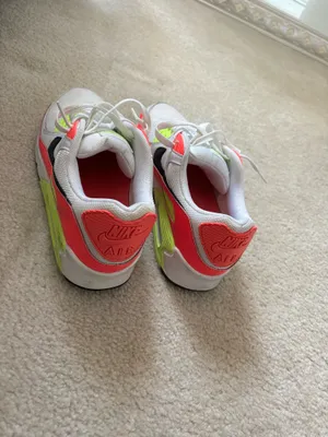 Women’s Nike Air Max Sneakers thumbnail 3