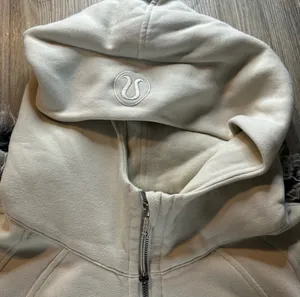 Lululemon Bone White Scuba Oversized Cropped Hoodie thumbnail 6