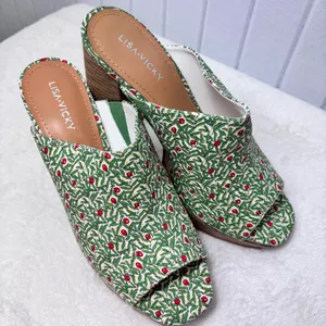 NWT Lisa Vicky Joy Green Botanical Print Platform Mule Clog Heels Size 9 thumbnail 3