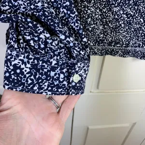 GAP Womens Navy Blue Floral V-Neck Long Sleeve Rayon Blouse Top L Flowy thumbnail 8