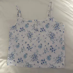 Hollister Gilly Hicks Floral PJ Set Size M&L thumbnail 3