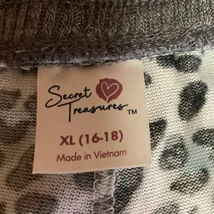 Secret Treasures Gray Leopard Print Elastic Waist Drawstring Lounge Pants Sz XL thumbnail 5