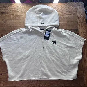 Under Armour Cream Cropped Hoodie size XL thumbnail 1