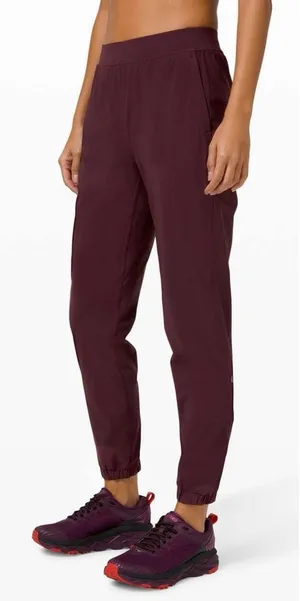 Lululemon Adapted State Jogger in Cassis Size 8 thumbnail 1