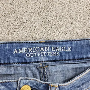 American Eagle Women Cutoff Jean Micro Shorts 4 Blue Denim Floral Embroidery thumbnail 10