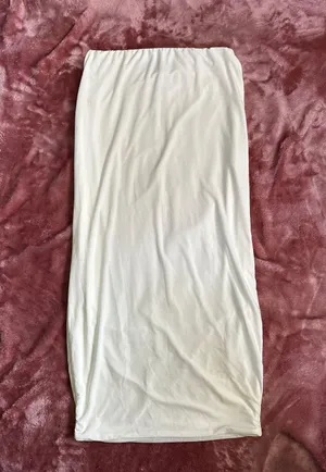 Pretty Little Thing WHITE BODYCON SKIRT thumbnail 1