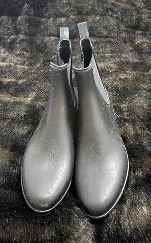 J. Crew Matte Chelsea Rubber Rain Boots 9 Mercantile thumbnail 1
