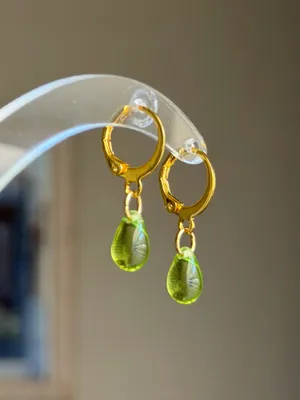 Handmade green mini teardrop Czech glass simple minimalist earrings💚 thumbnail 2