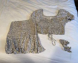 Two Piece Outfit Size M thumbnail 1