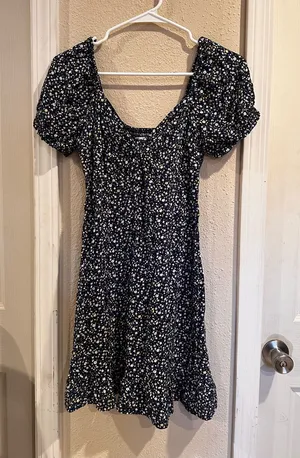 Hollister Navy Floral Puff-Sleeve Mini Dress Size medium 0486 thumbnail 1
