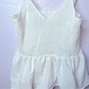 Women’s White Camisole Ruffle Hem Spaghetti Strap Stretchy Tank Top Size M New! thumbnail 2