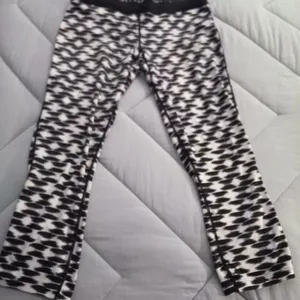Nike Capri Leggins thumbnail 5