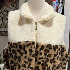 Southern Stitch Sherpa cream and leopard vest. Size L/XL NWT thumbnail 2