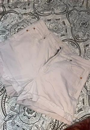 American Eagle White Jean Shorts thumbnail 1