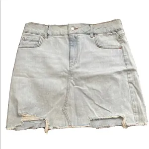 WILD FABLE Light Wash Denim Mini Skirt Size 12 thumbnail 5