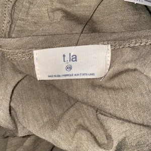 NWT $58 T.La Moss Classic V-Back Pullover Cut-Out Tee XS thumbnail 10